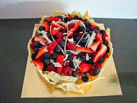 Ovocný dort s bílou čokoládou a mousse ze šampaňského pro mého tátu